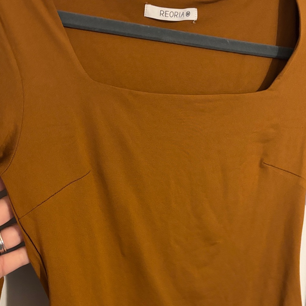 ReoRia Tan Long Sleeve Bodysuit - Picture 3 of 4